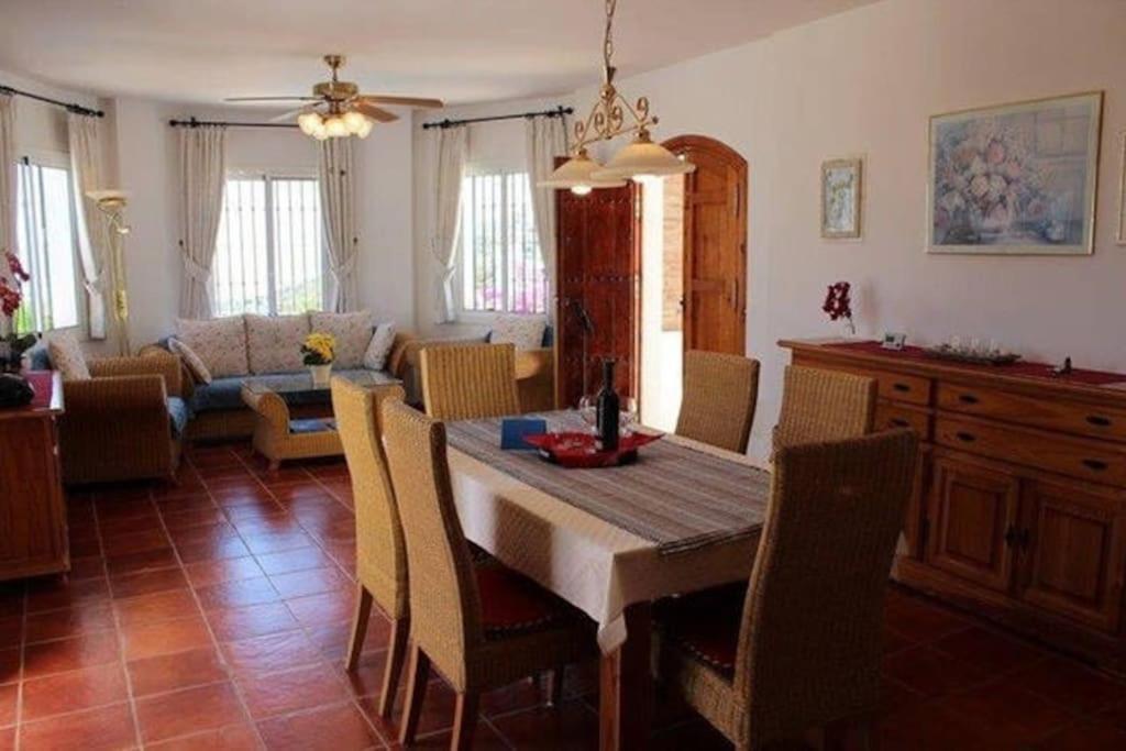 Countryside Private Apartment With Pool & Sea View Торрокс Екстер'єр фото